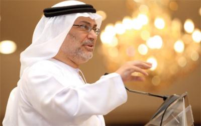 الخارجية الإيرانية تحرج أنور قرقاش: تساعدون القاعدة وداعش في اليمن وتتهموننا بالإرهاب
