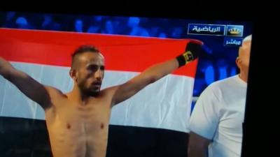 بالضربة القاضية والجولة الأولى الملاكم اليمني حامد المطري يحقق لقب بطولة العالم للملاكمة العربية للمحترفين بالأردن (فيديو)