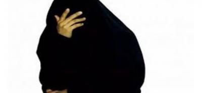 سيدة عربية تتهم خليجيا باغتصابها امام صديقتها بعدما تعطلت سيارتها وعرض مساعدتها القصة كاملة ؟