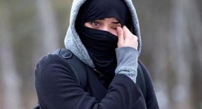 شاهد بالفيديو. . الفتاة اليمنية التي احتجزتها الشرطة الكندية خلال محاولتها اللجوء للبلاد هربا من أمريكا تروي تفاصيل قصتها