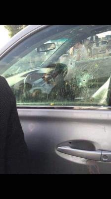 بسبب جنبيته الثمينة مقتل شاب في العشرينيات من عمره برصاص مجهولين داخل سيارته وسط العاصمة صنعاء (صور)