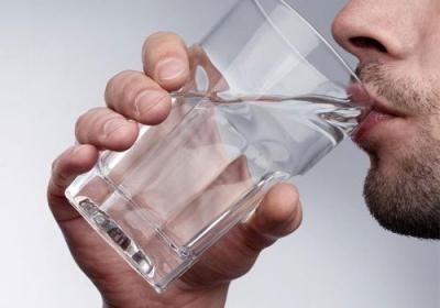 هذا ماذا سيحصل لجسمك إن استبدلت جمع مشروباتك بالماء ؟