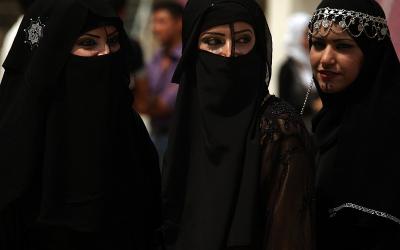دولة شامية فيها اجمل بنات العرب تفجر مفاجأة وتوقف تجديد الاقامات على الاجانب الا بعد الزواج من احدى بنات البلد