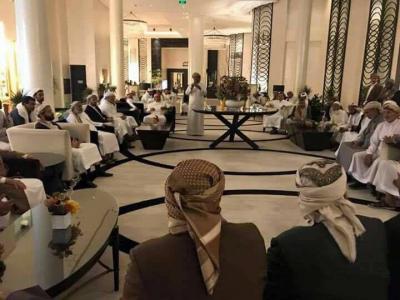 في أول ظهور إعلامي  حميد الأحمر يعقد لقاء مع زعامات قبلية في الرياض ويدعو إلى مزيداً من الحرب (صور)