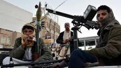 مسلحو انصار الله يشهرون السلاح بوجه الشعور ويمنعون دخوله الهيئة