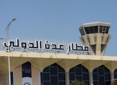 وصول تعزيزات عسكرية إلى مطار عدن لنقلها إلى المخا