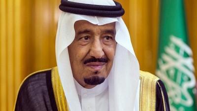 الملك سلمان يُفاجئ الجميع ويُعلق على أوامره الملكية الأخيرة 