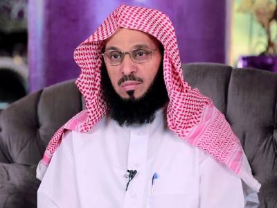فيديو.. لأول مرة الداعية السعودي عائض القرني يشارك في مشهد تمثيلي ! (شاهد)