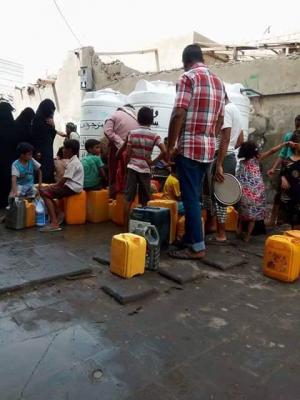 الحديده تعيش وضعآ أنسانيآ صعبآ جراء انقطاع المياه عن المنازل