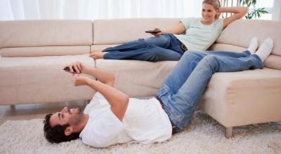 هل يؤثر الهاتف المحمول والـ”واي فاي” على العلاقات الجنسية..؟