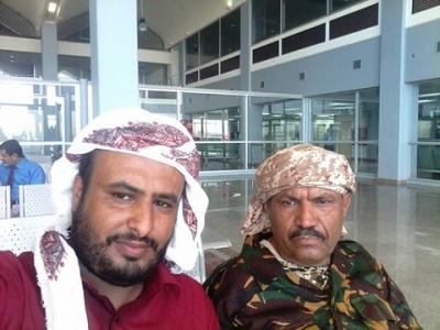 شاهد صور أولية ..من مطار عدن لإستقبال المحافظ الجديد بعد لحظات بقيادة قائد القوات الخاصة