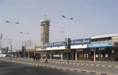  هبوط طائرة في مطار صنعاء الدولي قبل قليل مقاتلات التحالف تحلق بكثافة في سماء العاصمة