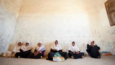 تقرير يكشف عن الجهة التي تدفع مرتبات المدرسين اليمنيين في ظل عجز الدولة "تفاصيل 
