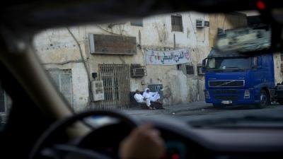  إصابة شرطيين بانفجار عبوة ناسفة شرقي السعودية