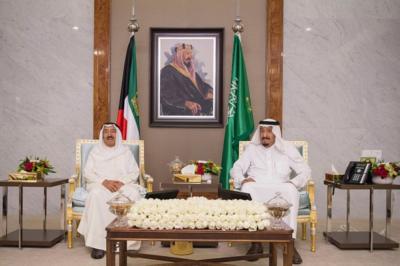 الملك سلمان يعقد جلسة مباحثات مع أمير دولة الكويت