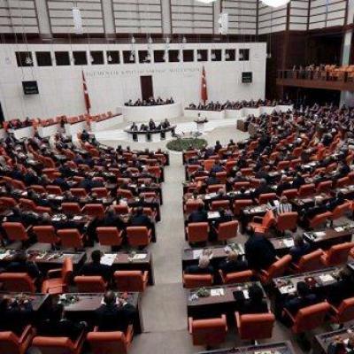 تركيا تُقر نشر قوات مسلحة في قطر