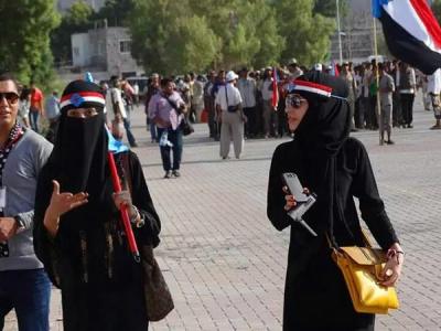أطرف دعوة ساخرة توجه لفتيات بعدن بسبب انقطاع الكهرباء