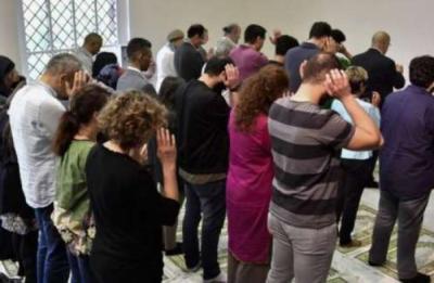 رفض شعبي واسع لمسجد مختلط في برلين تتزعمه اليمنية الهام مانع