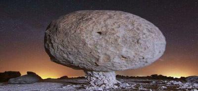 هذه الحجارة الغريبة تنمو وتنتقل وتتكاثر من تلقاء نفسها