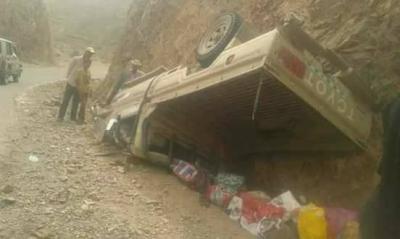 في حادث مروري مروع .. وفاة وإصابة 25 مواطناً في ذمار (صور)