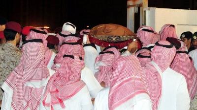 الملك سلمان يودع أخاه (صور)