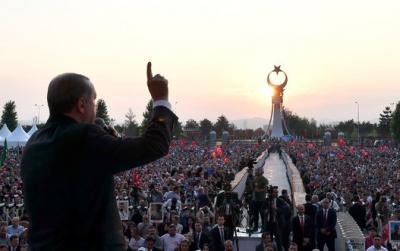 90 ألف مسجد في تركيا تحيي ذكرى فشل الانقلاب وأردوغان يحذِّر: سنقطع رؤوس الخونة