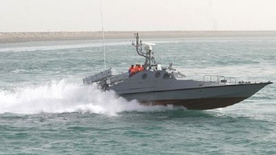 الحرس الثوري الإيراني يوقف زورقا سعوديا جديد اليوم قرب بوشهر