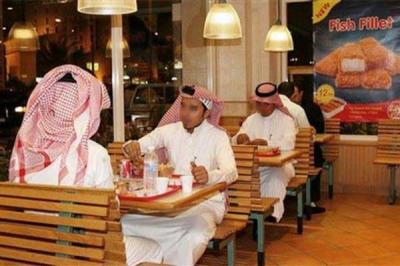 ارتفاع مفاجئ بأسعار وجبات المطاعم في السعودية!