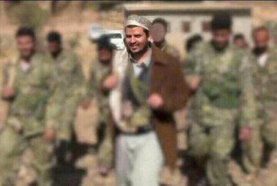 شاهد .. زعيم حركة أنصار الله يتحدى التحالف ويظهر في إحدى المناطق العسكرية ” صور “