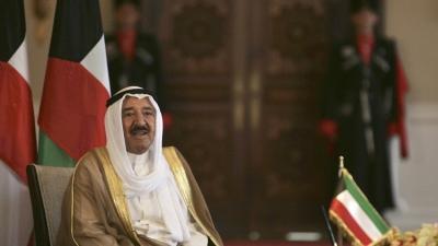 أمير الكويت يبعث برسالتين إلى العاهل السعودي والرئيس المصري