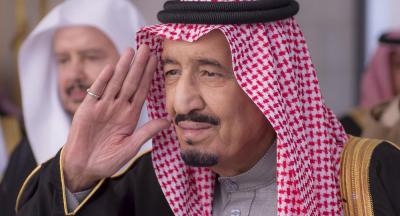 الملك سلمان يعلن خبرا سارا للقطريين