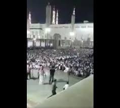  [شاهد] السعودية ترضخ لإيران.. إيرانيون يقيمون مآتم “لطمية” في ساحة المسجد النبوي وبحماية أمنية