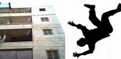 انتحار فتاة عشرينية من أعلى عمارة سكنية بالشحر