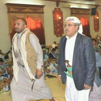 آخر صورة  للشهيد ""عبد القادر هلال" قبيل مقتله بدقائق بالقاعة الكبرى بصنعاء(شاهد)