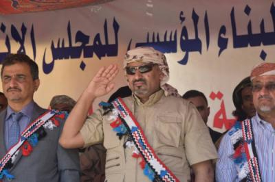 عيدروس وعدد من قيادات المجلس الانتقالي يصلون المكلا بموكب غير مسبوق
