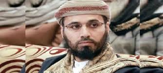 سياسي يمني بارز وأمين عام حزب إسلامي يدعو دعاة عدن لترك صلاة الجمعة!