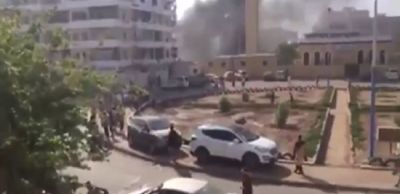 ارتفاع ضحايا تفجير السيارة المفخخة بعدن إلى أكثر من 35 بين قتيل وجريح