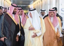 فواز بن عبدالعزيز آل سعود يستقبل الراعي بمطار جده الدولي .