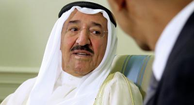 أمير الكويت يدخل المستشفى