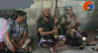 شاهد آخر صورة لطارق صالح وهو يقاتل الحوثيين بأحد المواقع بصنعاء قبل استشهاده!
