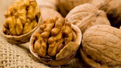 7 أسباب تلزمك بتناول الجوز يوميا