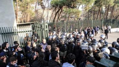 مستشرق روسي يحلل أسباب احتجاجات إيران ويتنبأ بعواقبها
