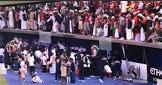 بالفيديو : عشرات الاصابات في سقوط الجمهور العماني في ملعب خليجي 23