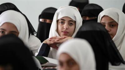 قوات الحوثي تقتحم مدرسة للبنات بإب لهذا السبب"خطير 