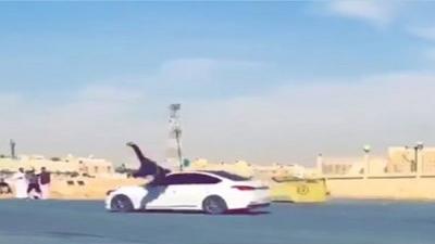  شاهد.. القبض على 7 متورطين في فيديو دهس مغترب يمني بالعاصمة السعودية "الرياض".. صورة