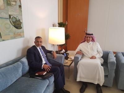 شاهد بالصورة : زمام محافظ البنك المركزي يباشر أولى مهامه ويتوعد بهذا الشيئ؟