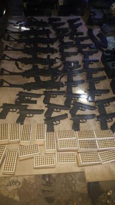 قوات الحزام الامني بردفان تضبط شحنة اسلحة قادمة من صنعاء للعاصمة عدن