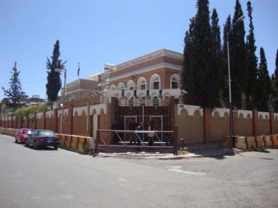  الحوثيون يعتدون على مقر السفارة العراقية في صنعاء والخارجية تحذّر