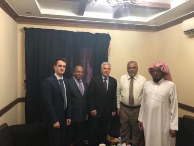 قادة من الحراك يلتقون بالسفير الروسي بينهم مستشار الرئيس هادي"صورة