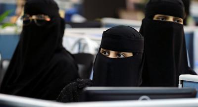 فتيات سعوديات وأجنبيات يشاركن في حدث نادر بالسعودية